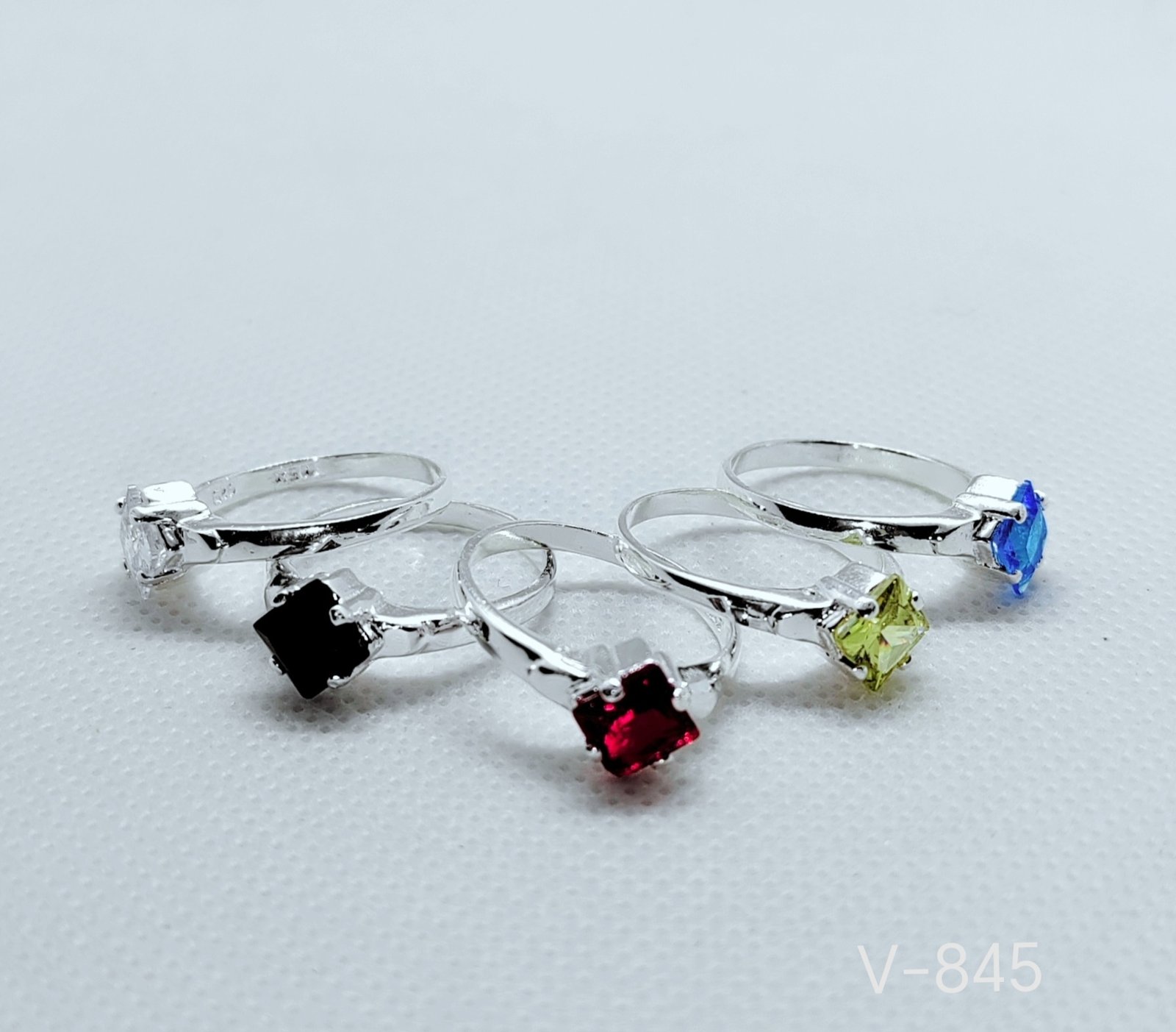 v 845 v 845